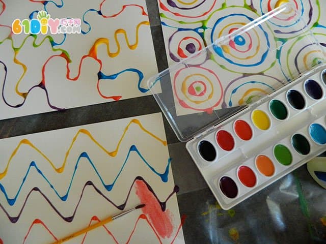 Children's creative DIY painting with colorful glue