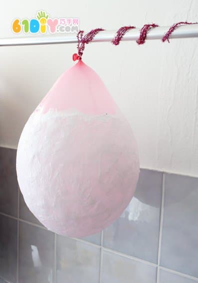 Children making balloons with cartoon lambs lanterns