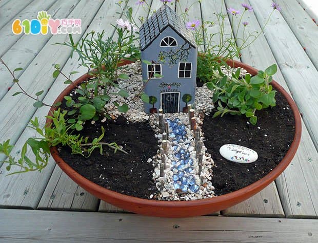 How to make a miniature garden
