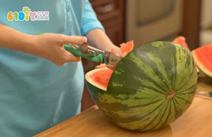 Watermelon skin creative animal shape hedgehog DIY