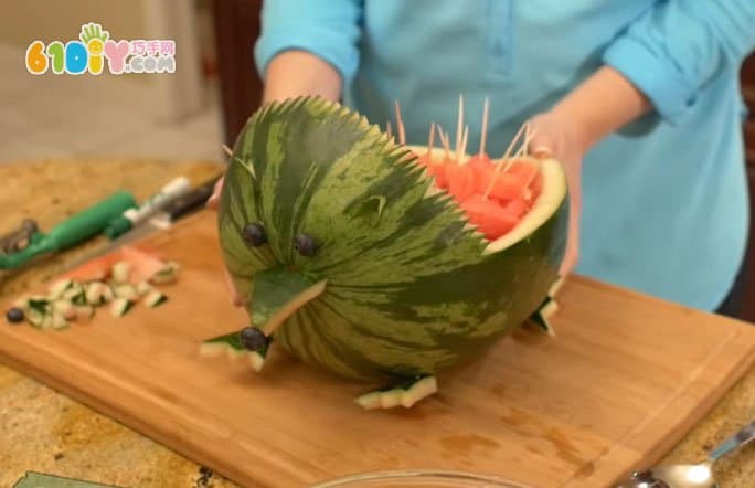 Watermelon skin creative animal shape hedgehog DIY
