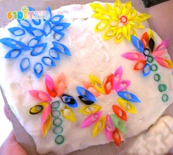 Interesting straw clay creative production
