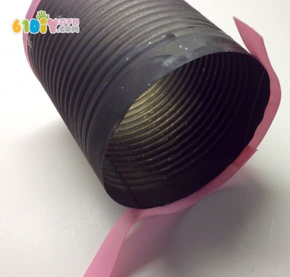 Cans made beautiful wind ornaments