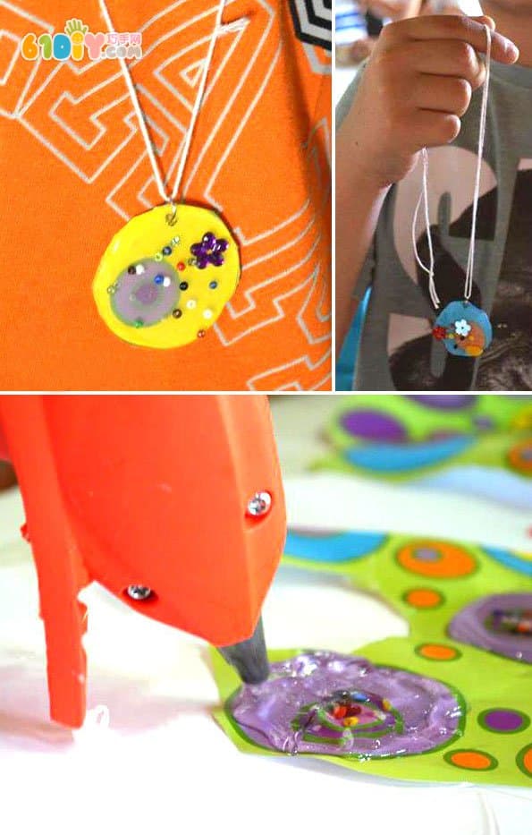 Children's handmade glue stick jewelry