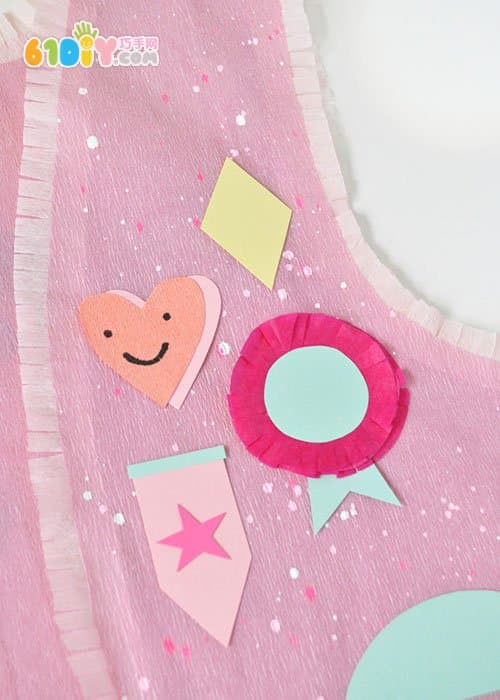 Wrinkled paper making beautiful little vest