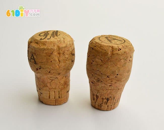 Children's handmade cork making cute bunny