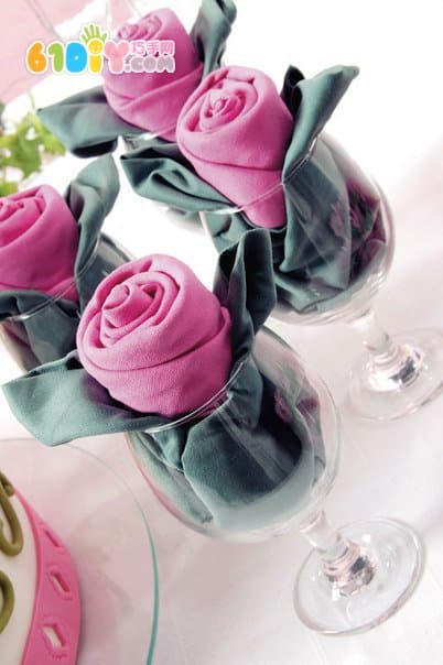 Chinese Valentine's Day handmade beautiful napkin rose making