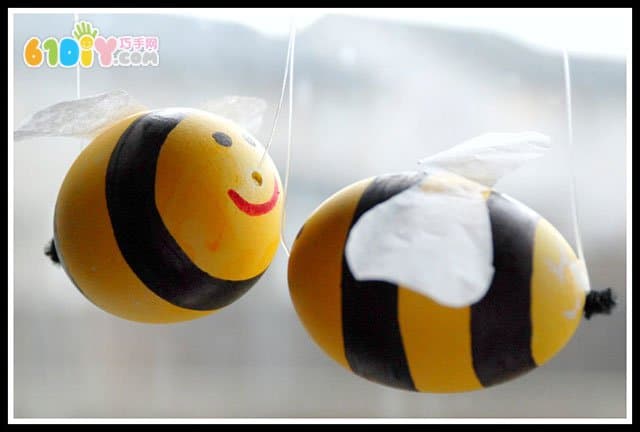 Eggshell bee handmade