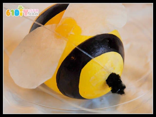 Eggshell bee handmade