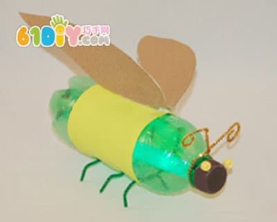 Plastic bottle making flying insects