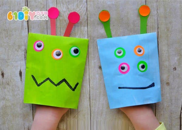 Paper bag handmade children's monster hand puppet