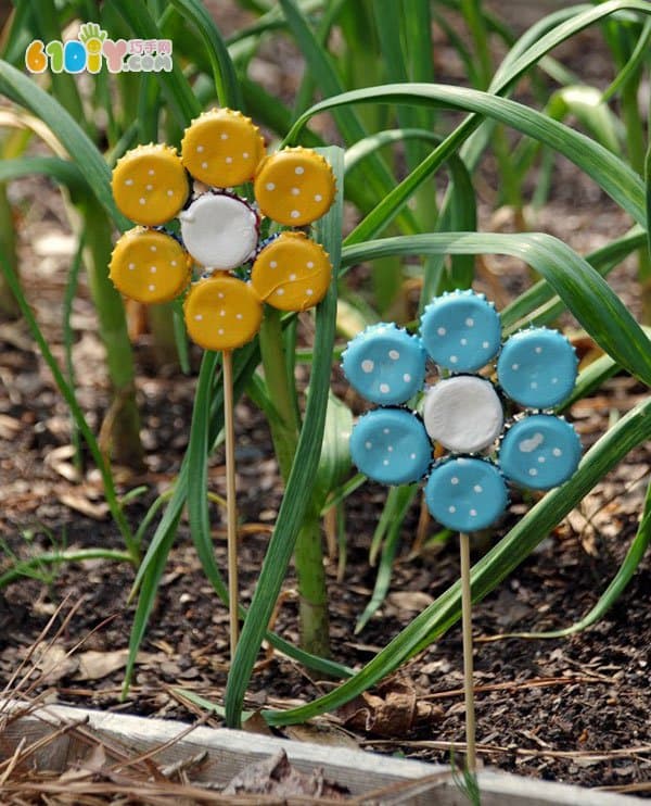 Waste use, beer caps, small flowers