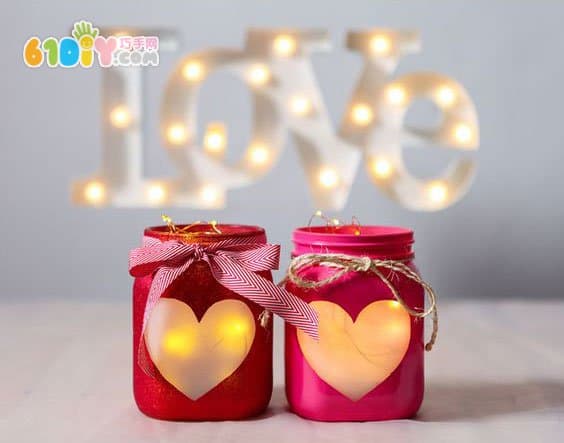 Mid-Autumn Festival makes sweet love lanterns with waste glass bottles