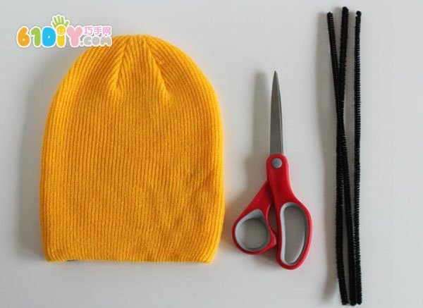 Making Halloween Little Yellow Man Hat Dress Up Props