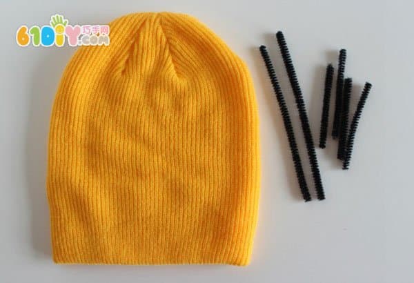 Making Halloween Little Yellow Man Hat Dress Up Props