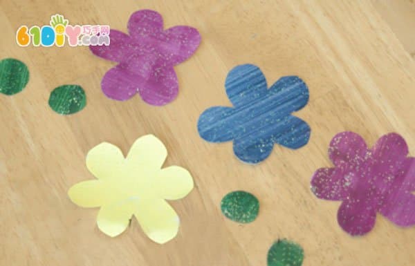 Children making wall decoration flowers