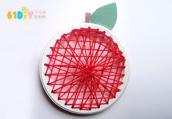 Children's autumn handmade paper tray thread making apple