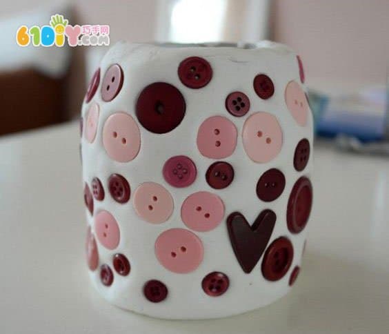 Handmade button decoration pen holder for children