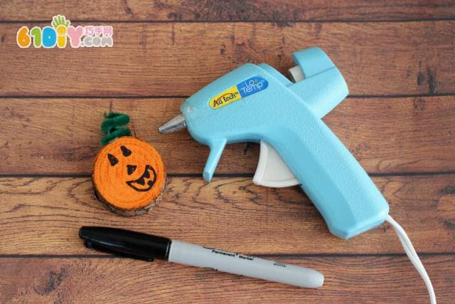 Halloween children's handmade cute wood pumpkins