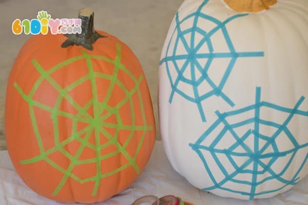 Tape making halloween spider web decoration handmade