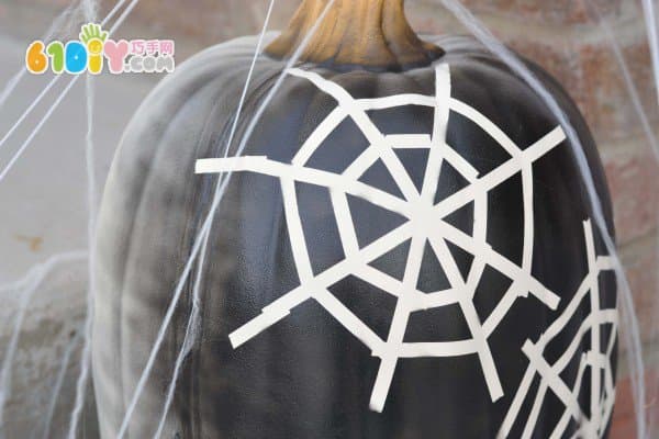 Tape making halloween spider web decoration handmade