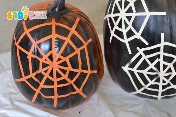 Tape making halloween spider web decoration handmade