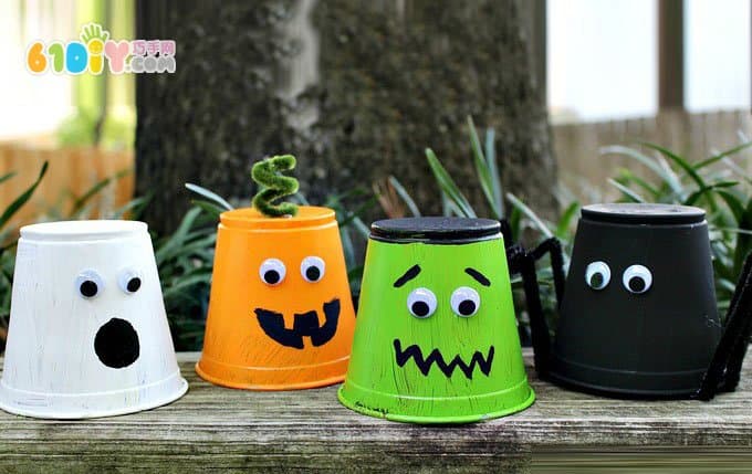 Children make disposable Halloween kids with disposable plastic cups