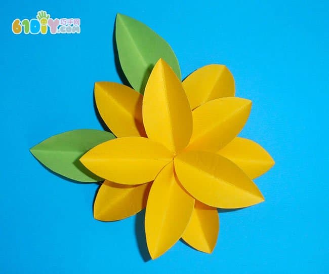 Card paper three-dimensional decorative flower making method