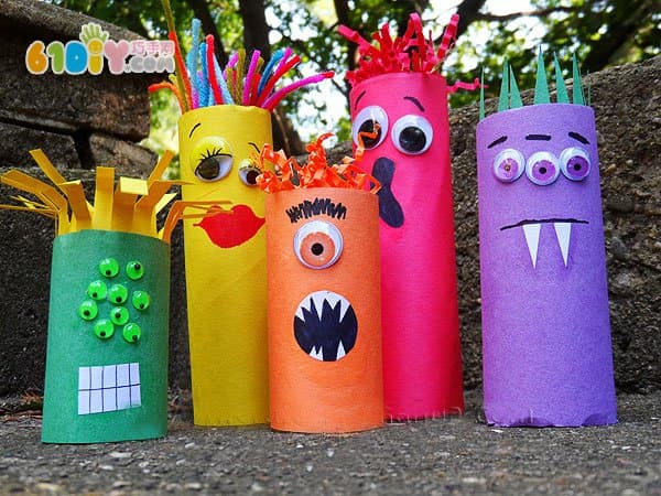 Roll of paper tubes for making a Halloween monster