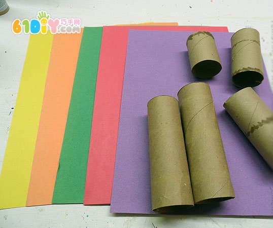 Roll of paper tubes for making a Halloween monster