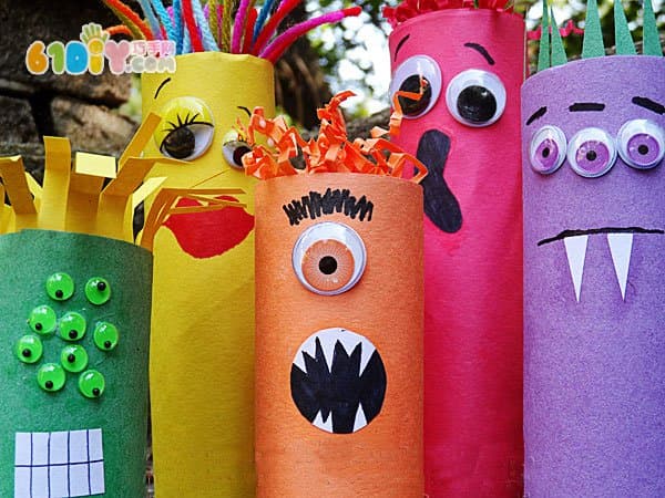 Roll of paper tubes for making a Halloween monster