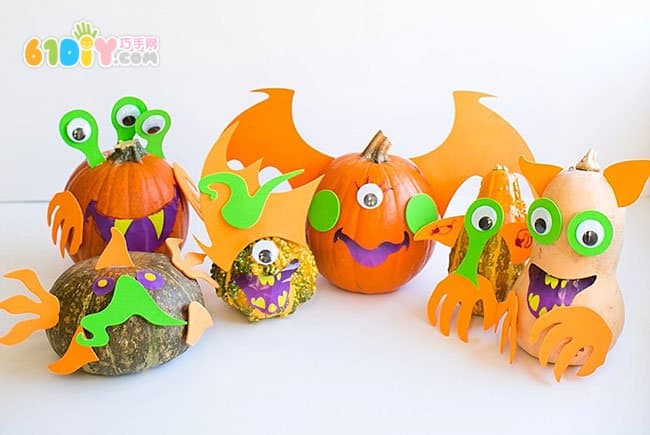 Making a bunch of Halloween pumpkins decorating monsters