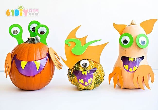 Making a bunch of Halloween pumpkins decorating monsters