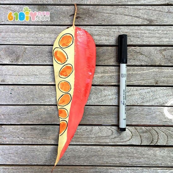 Children's handmade beautiful painted leaf ornaments