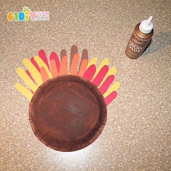 Toddler DIY simple paper tray hand print turkey