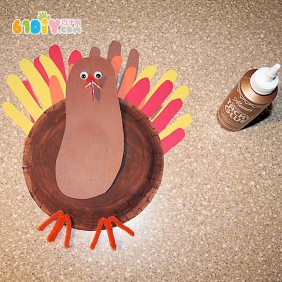 Toddler DIY simple paper tray hand print turkey