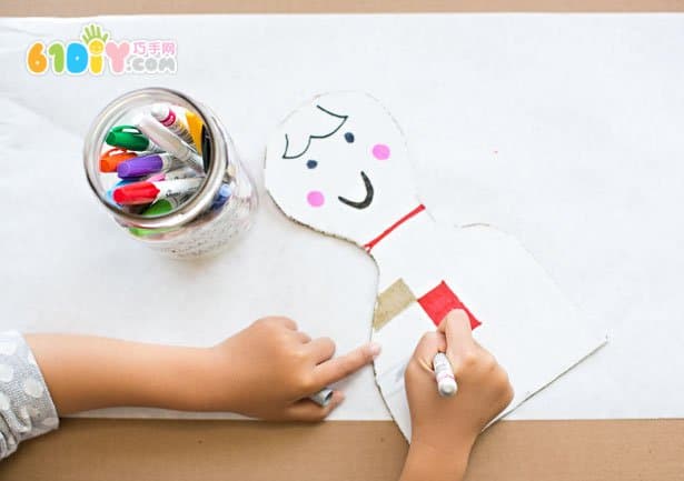 Kids waste making cardboard dolls