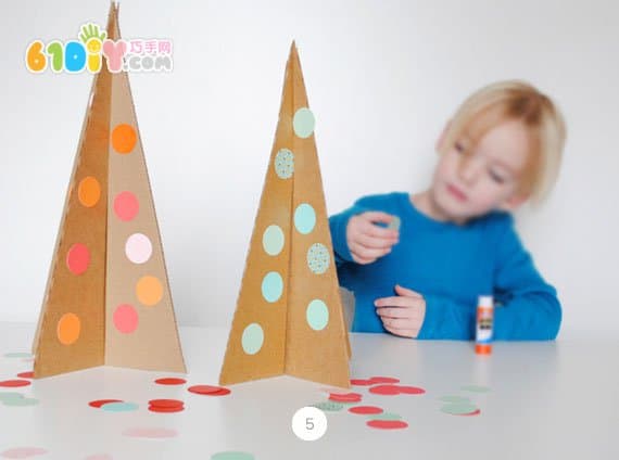 Children's handmade waste cardboard Christmas tree