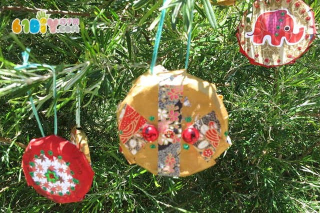 Children make Christmas ornaments with used caps