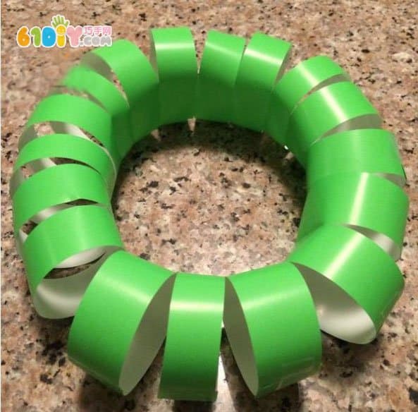 Children's handmade three-dimensional paper art Christmas wreath