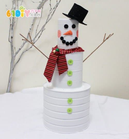 Scrap iron cans making winter decoration snowman