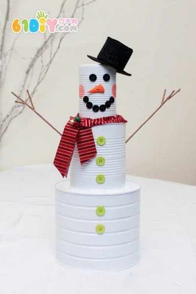 Scrap iron cans making winter decoration snowman