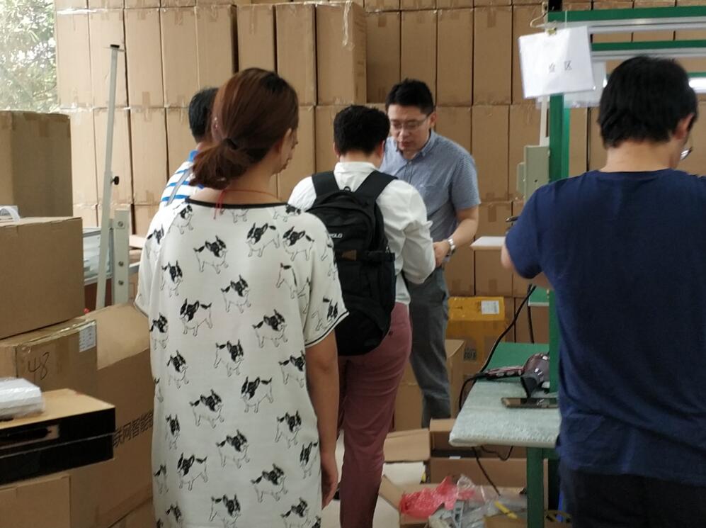 Thai customers visit Hengzhongxin to negotiate smart home business