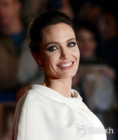 Angelina Jolie: Caviar removes stretch marks