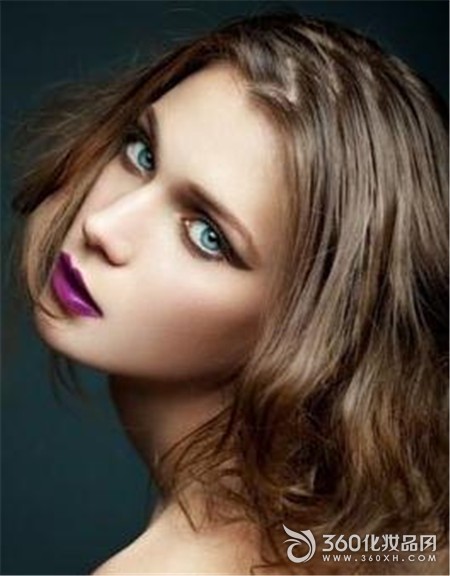 Makeup fine lines lipstick young blush eye bags mascara dark circles