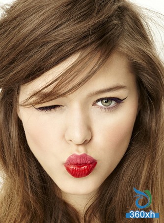 Lipstick color mixing skills
