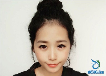 Eight steps, next door girl, cute makeup