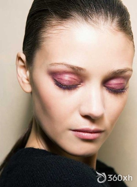 Bravely greet pink eyeshadow