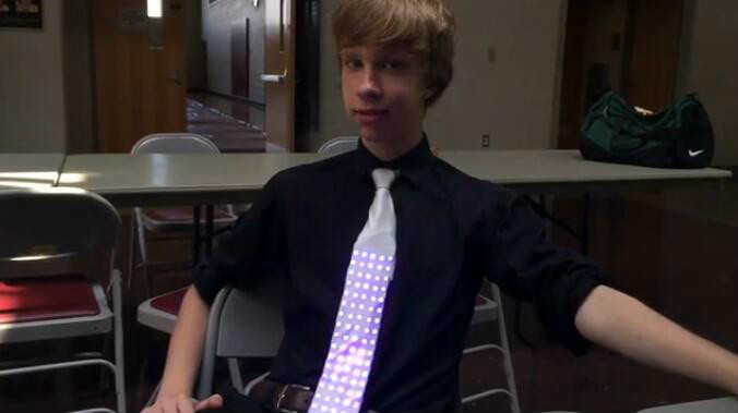 Don't you go to heaven? Have you seen such a cool LED tie?