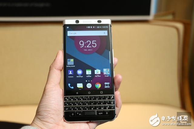 BlackBerry is still there! Joint TCL launches the first high-end keyboard smartphone